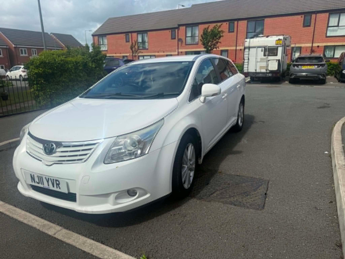 2011-TOYOTA AVENSIS