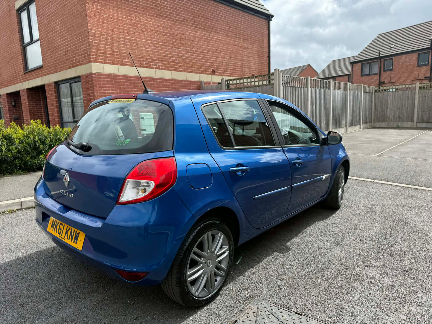 2011- RENAULT CLIO TOMTOM
