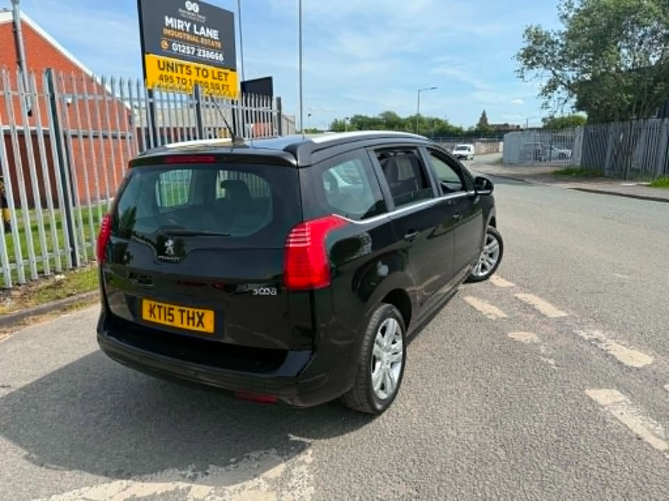 2015-PEUGEOT 5008