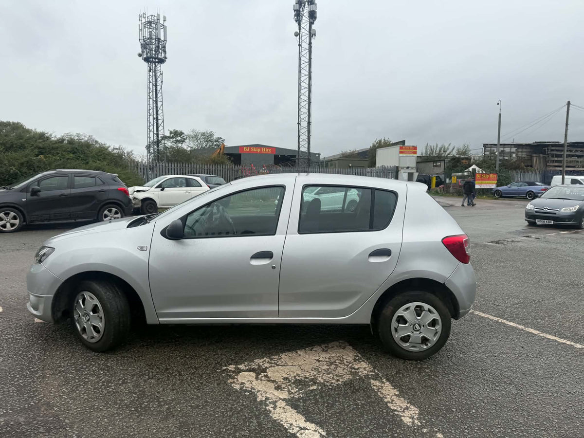 2015-DACIA SANDERO