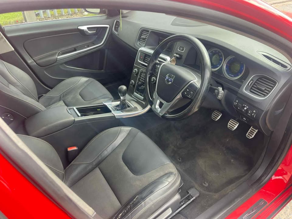 2012 VOLVO V60