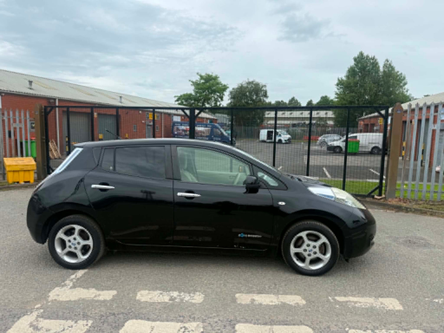 2012- NISSAN LEAF