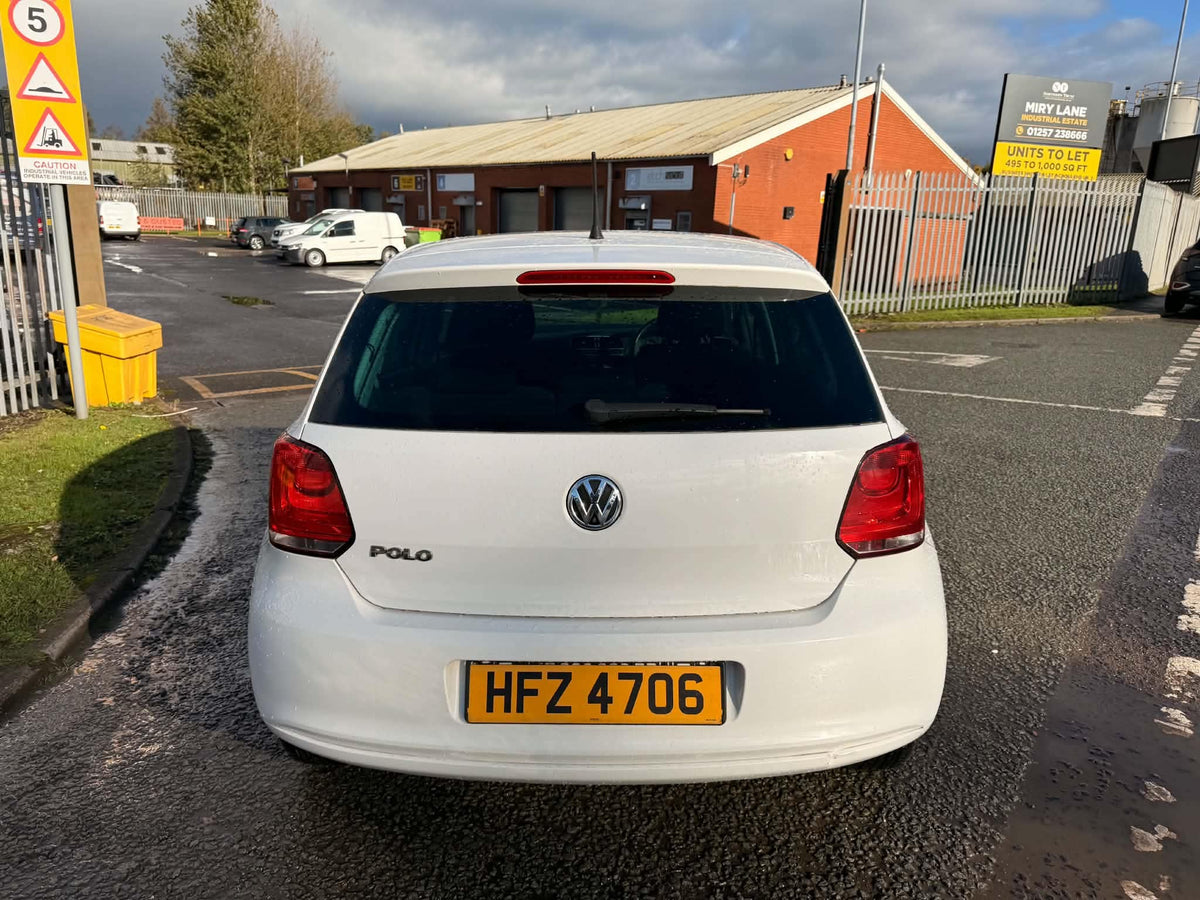 2011- VW POLO PETROL