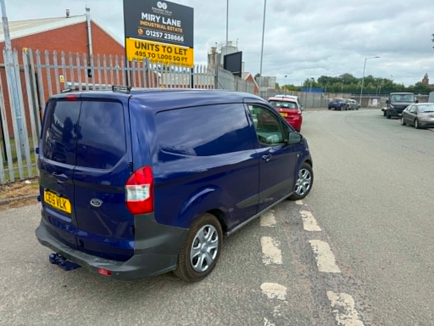 2015- FORD COURIER