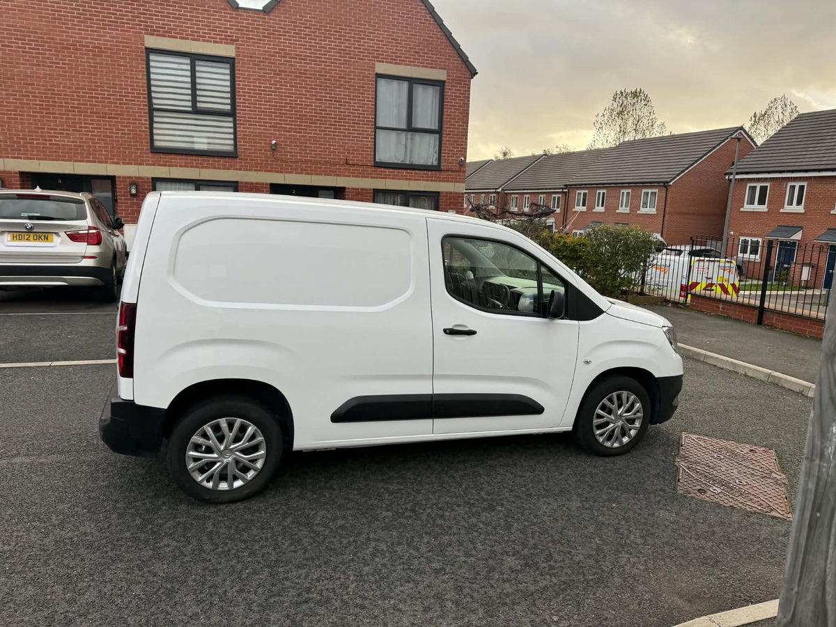 2021-VAUXHALL COMBO