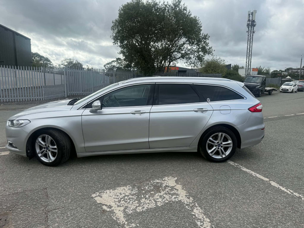 2017-FORD MONDEO