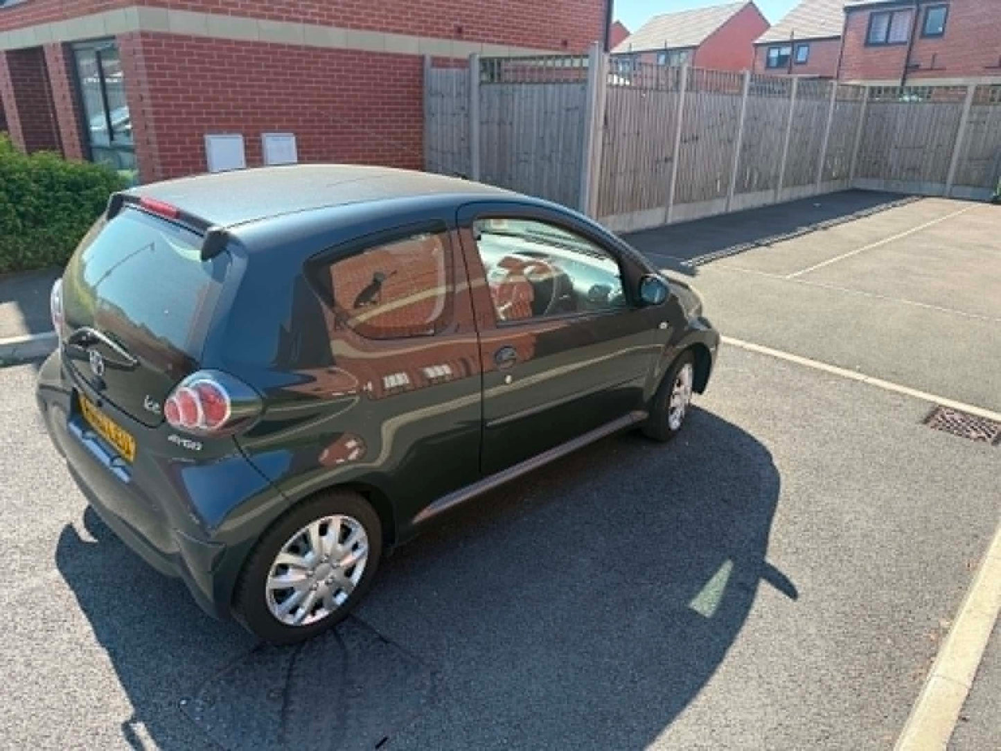 2011-TOYOTA AYGO
