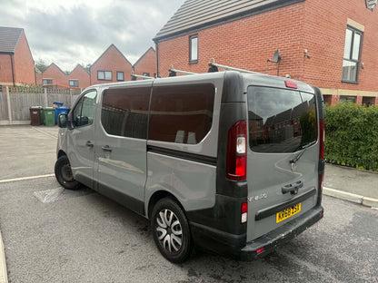 2018-VAUXHALL VIVARO BUS