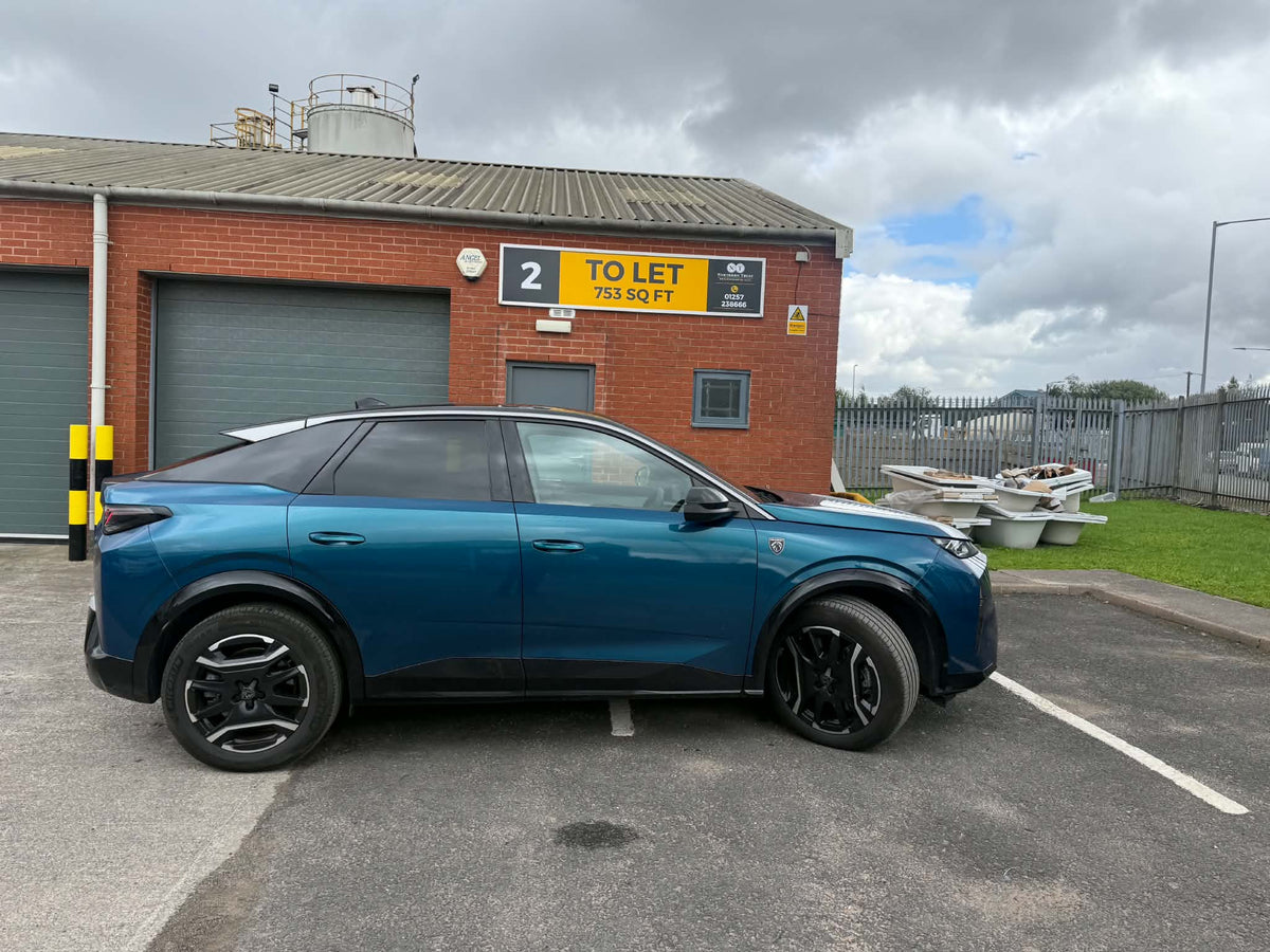 2025- PEUGEOT 3008 ELECTRIC