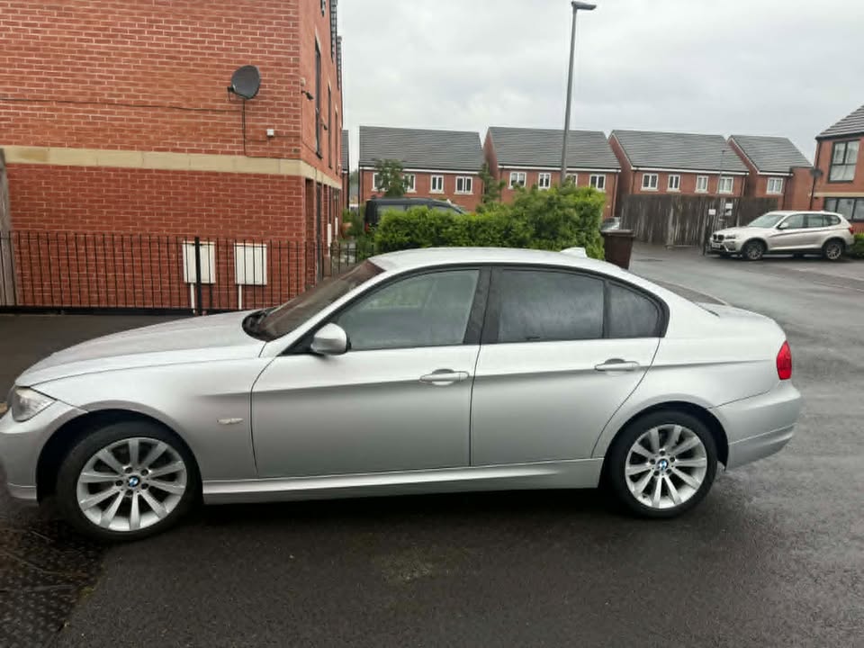 2009-BMW 3 SERIES