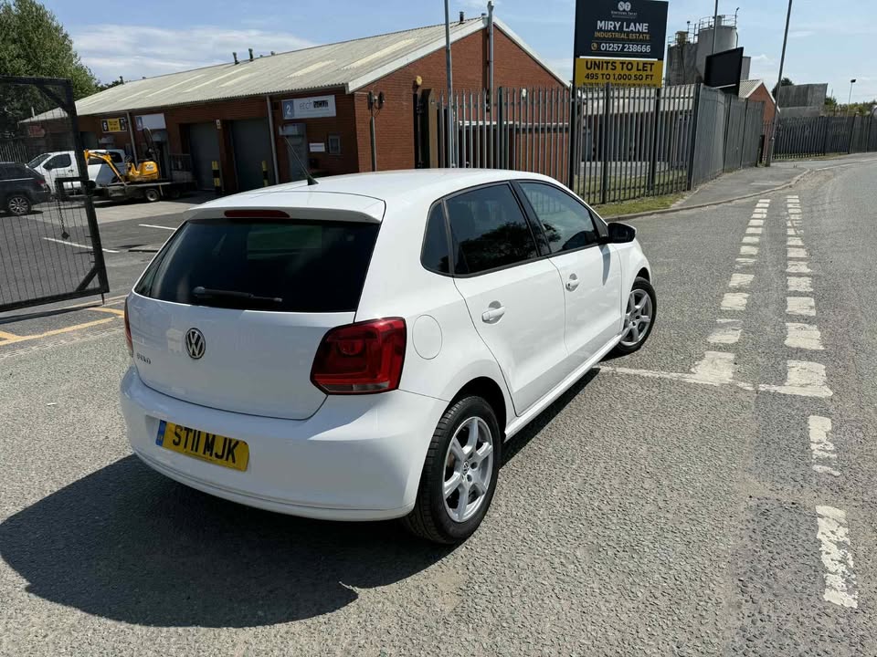 2011 - VOLKSWAGEN POLO
