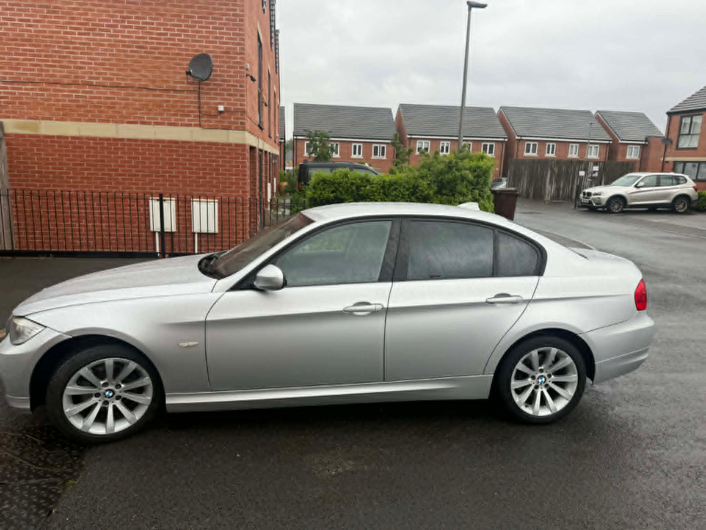 2009-BMW 3 SERIES