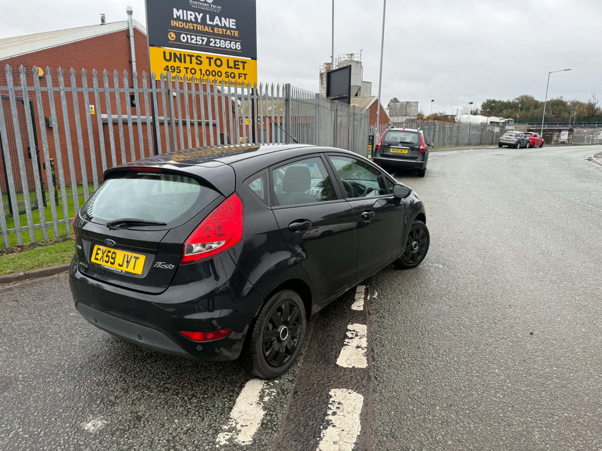 2009-FORD FIESTA