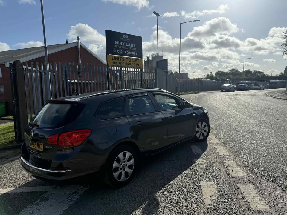 2015 - VAUXHALL ASTRA
