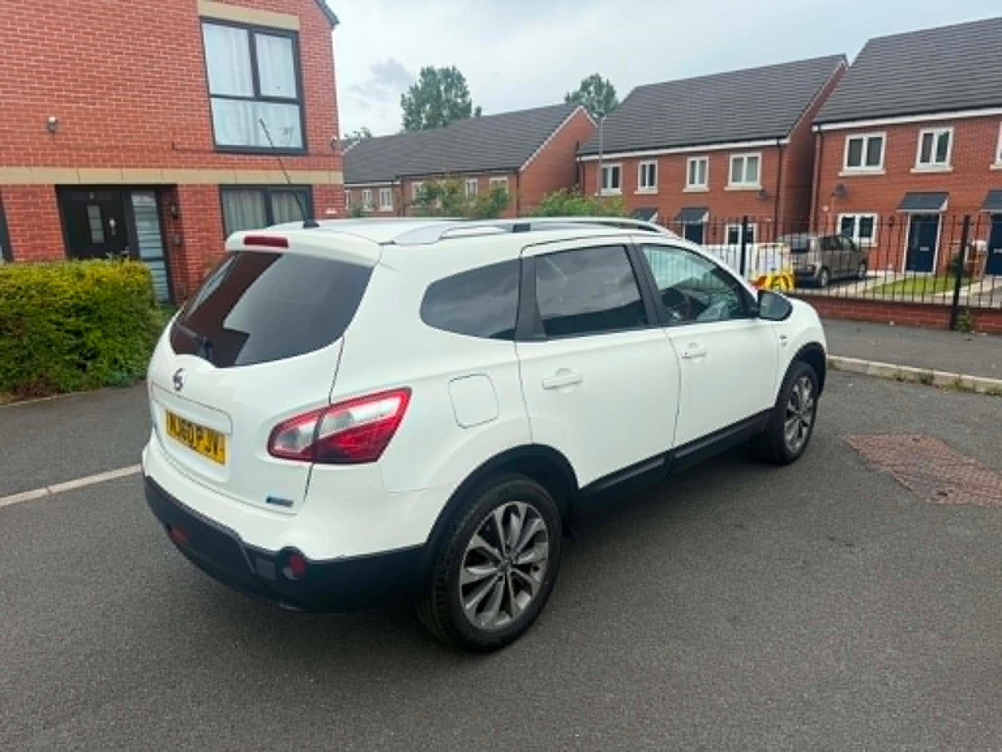 2010-NISSAN QASHQAI PLUS 2