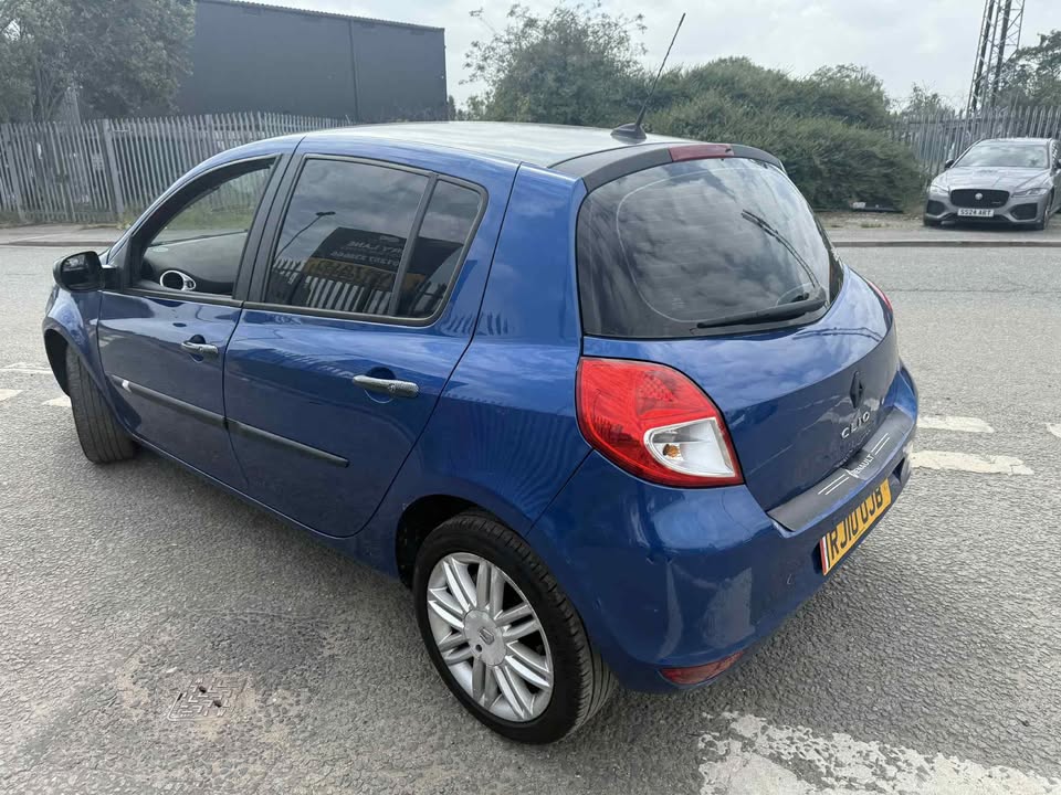 2010 - RENAULT CLIO