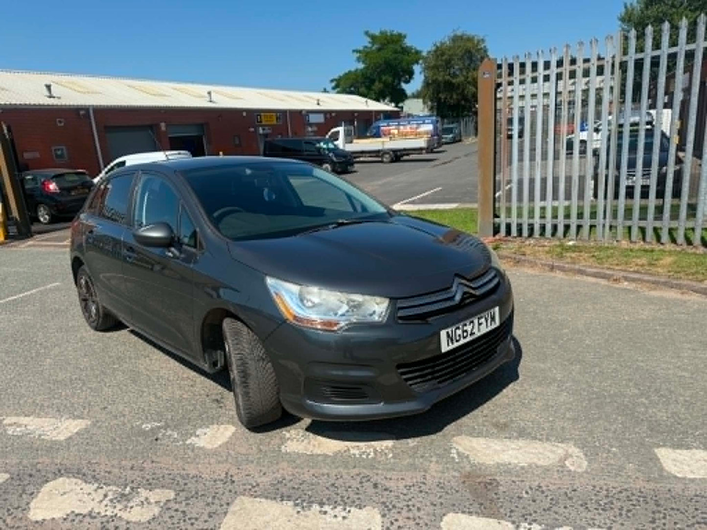 2013-CITROEN C4