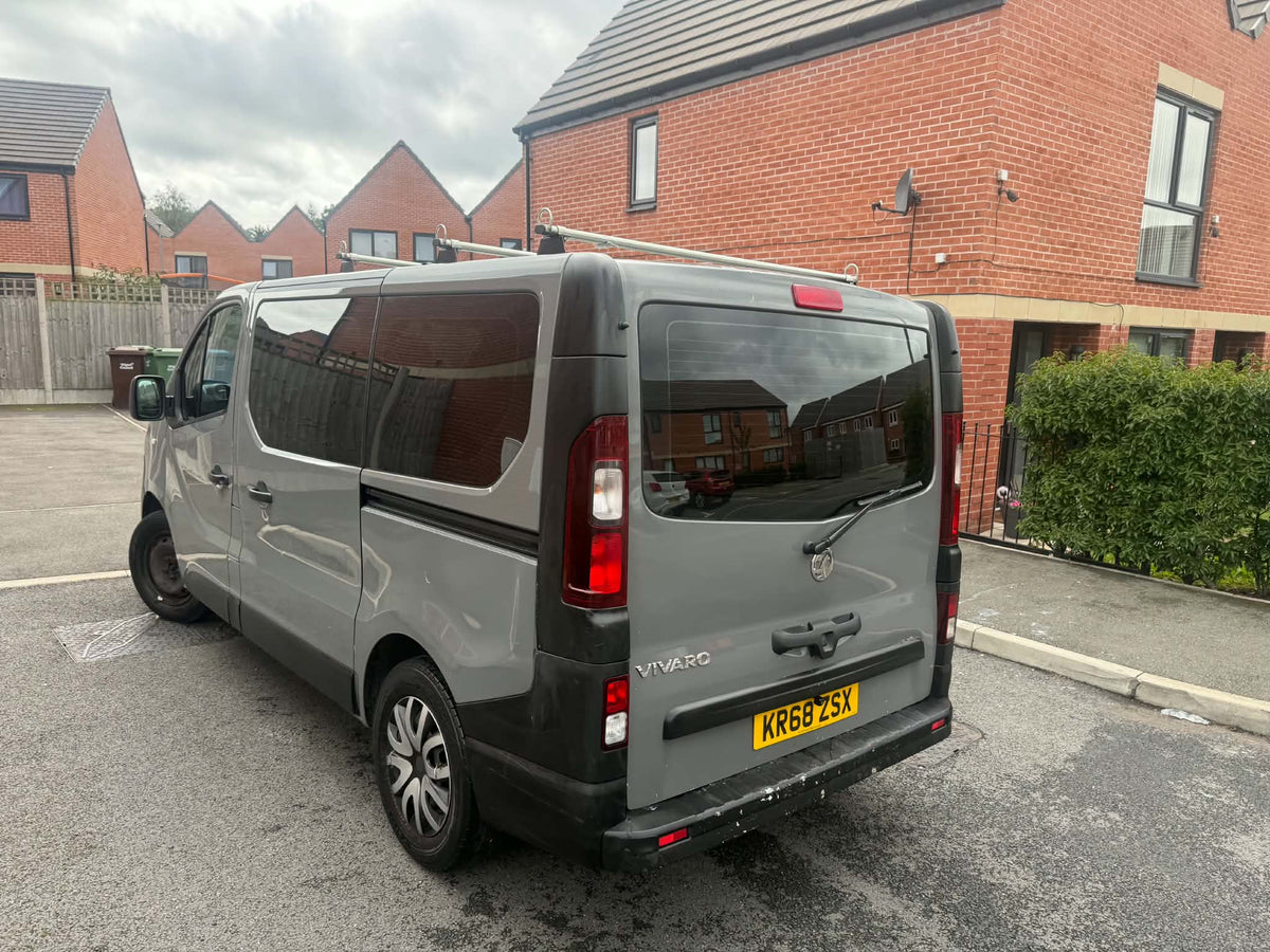 2018-VAUXHALL VIVARO BUS