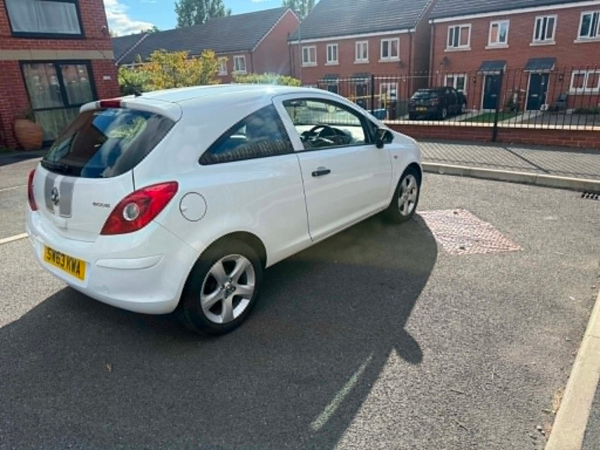 2013-VAUXHALL CORSA