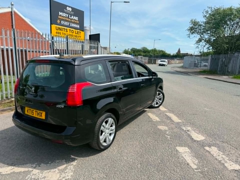 2015-PEUGEOT 5008
