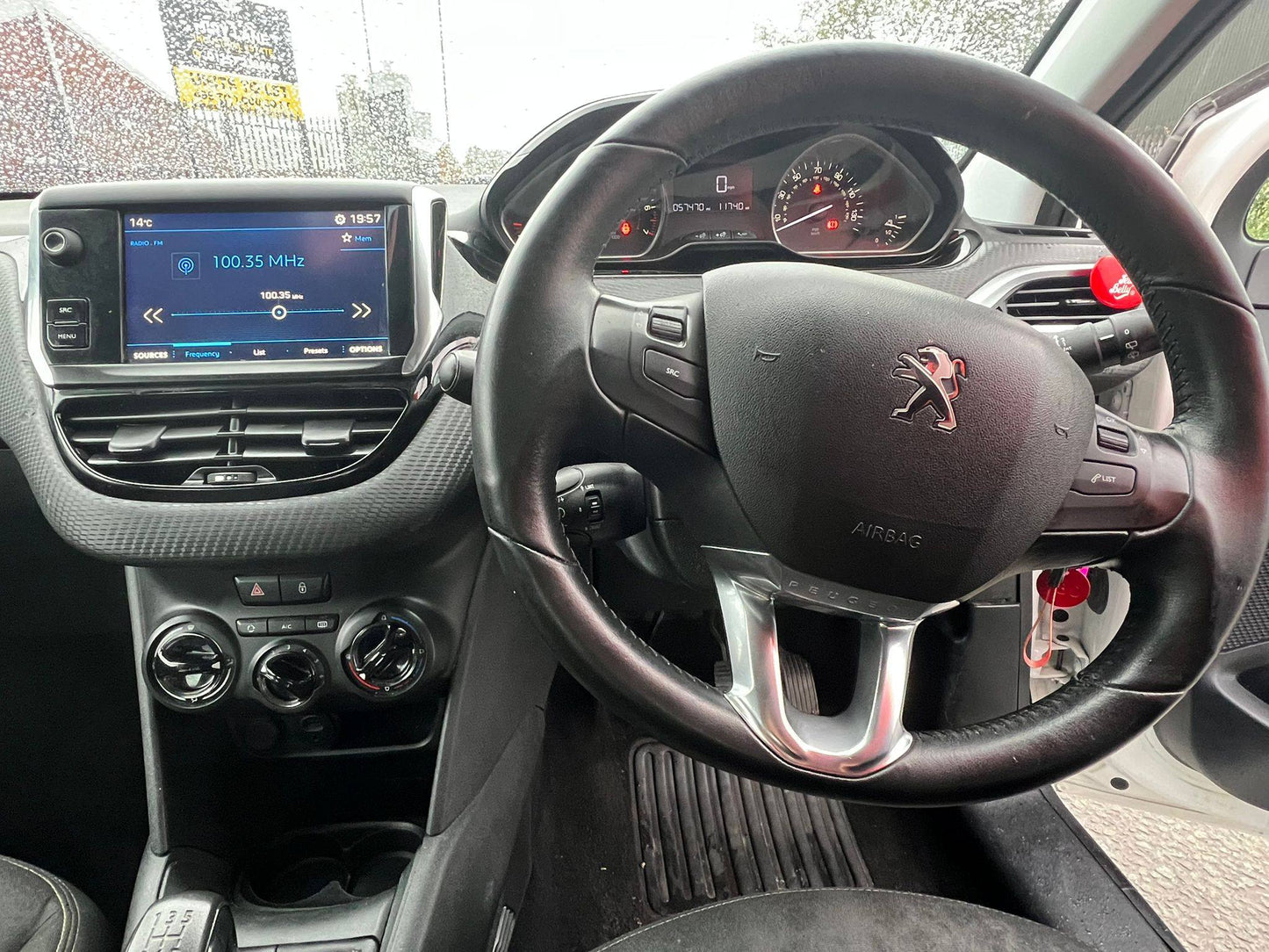 2017 - PEUGEOT 208